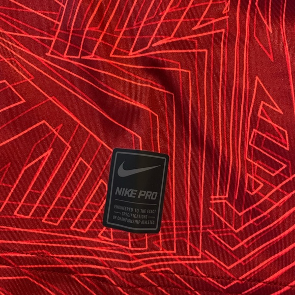 Nike Pro Athletic Tee - Picture 3 of 7